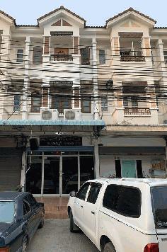 ขายอาคารพาณิชย์ 3 ชั้น หมู่บ้านสินทวี ท่าข้าม 2 พื้นที่ 17 ตร.ว. 4 นอน 3 น้ำ